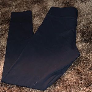 Plain black leggings